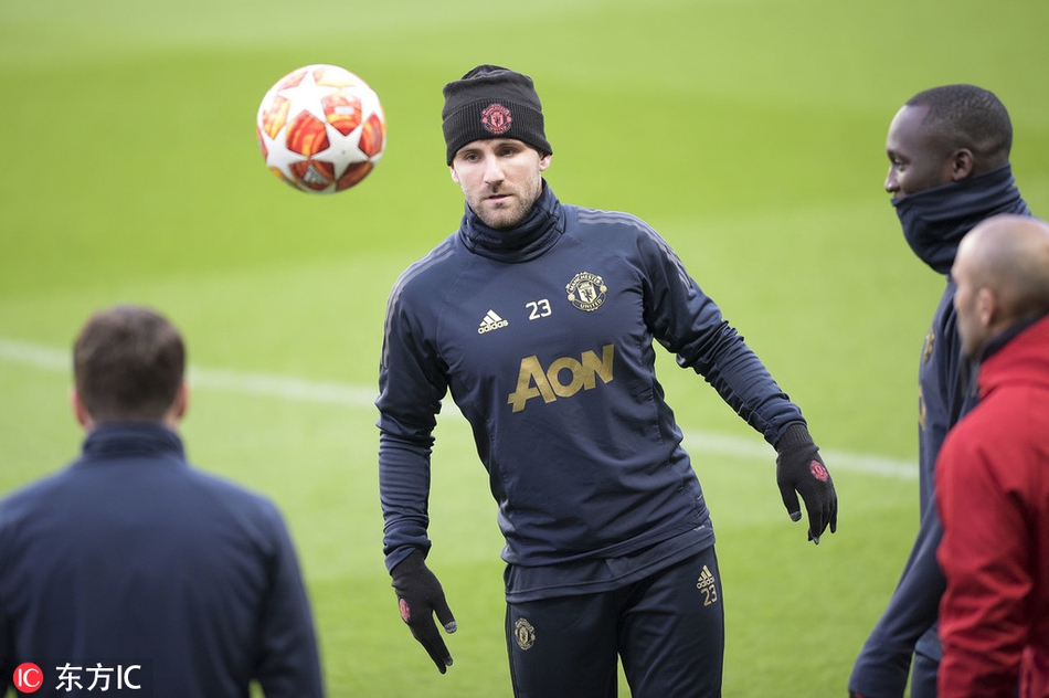 赛前巴塞罗那备战荷甲广东宏远迎NBA常规赛关键赛，现场解说直呼：曼联国际比赛日防线松动的简单介绍