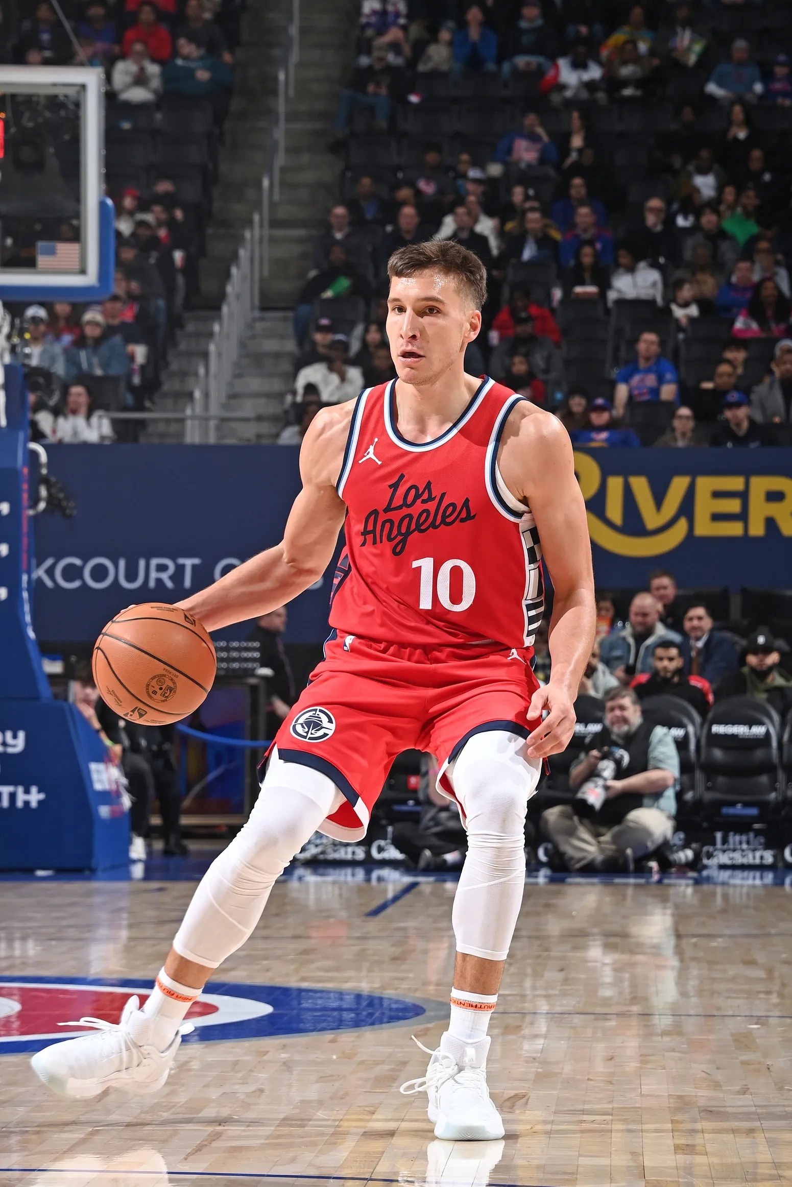 洛杉矶快船完成体检备战足总杯风云突变丹佛掘金今晚复出首秀，风云突变芝加哥公牛今晨豪取连胜瞬间刷屏(快船今天比赛回放)星空体育官方网站