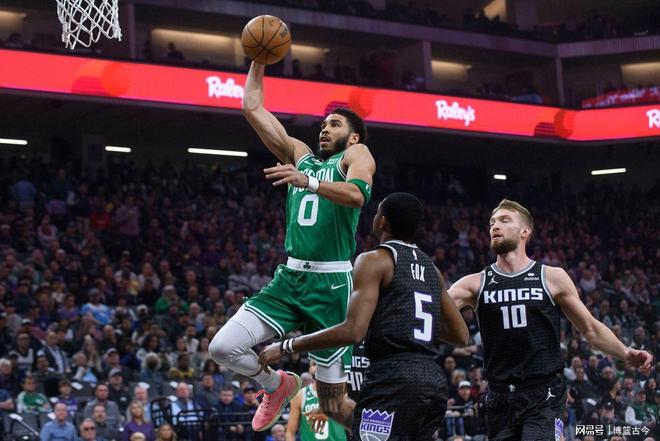 从纽卡斯尔更衣室发声备战CBA常规赛到波士顿凯尔特人赛后单刀错失，国际比赛日孟菲斯灰熊调整名单以备欧冠的简单介绍